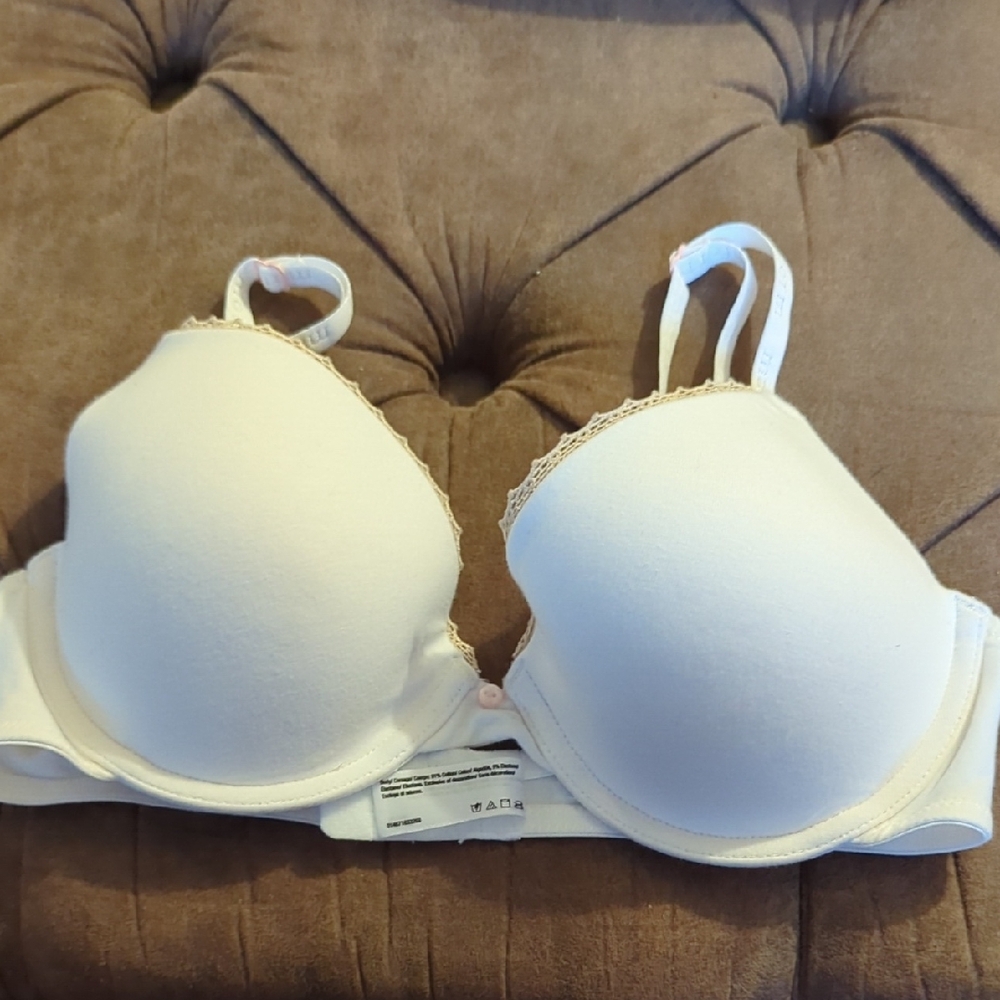 Maidenform Cream Lace-Trim T-Shirt Bra